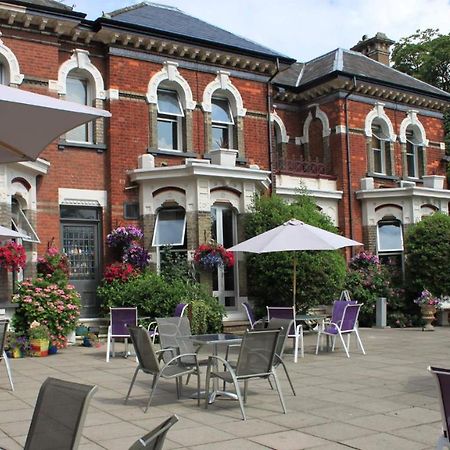 Leaside Hotel Luton  Bagian luar foto