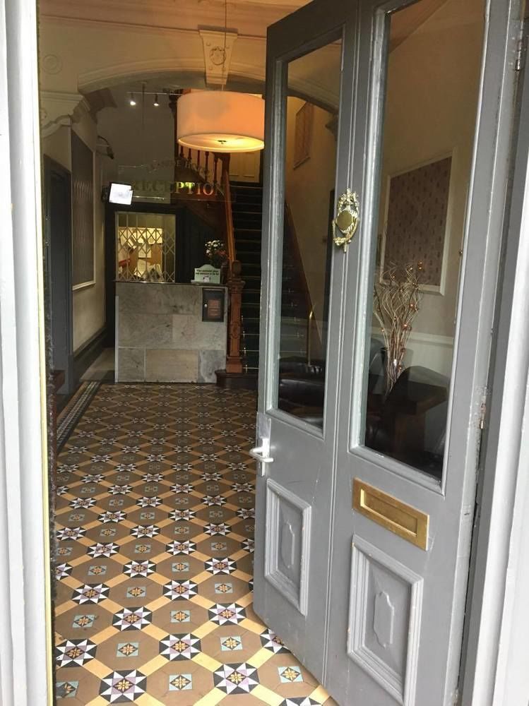 Leaside Hotel Luton  Bagian luar foto