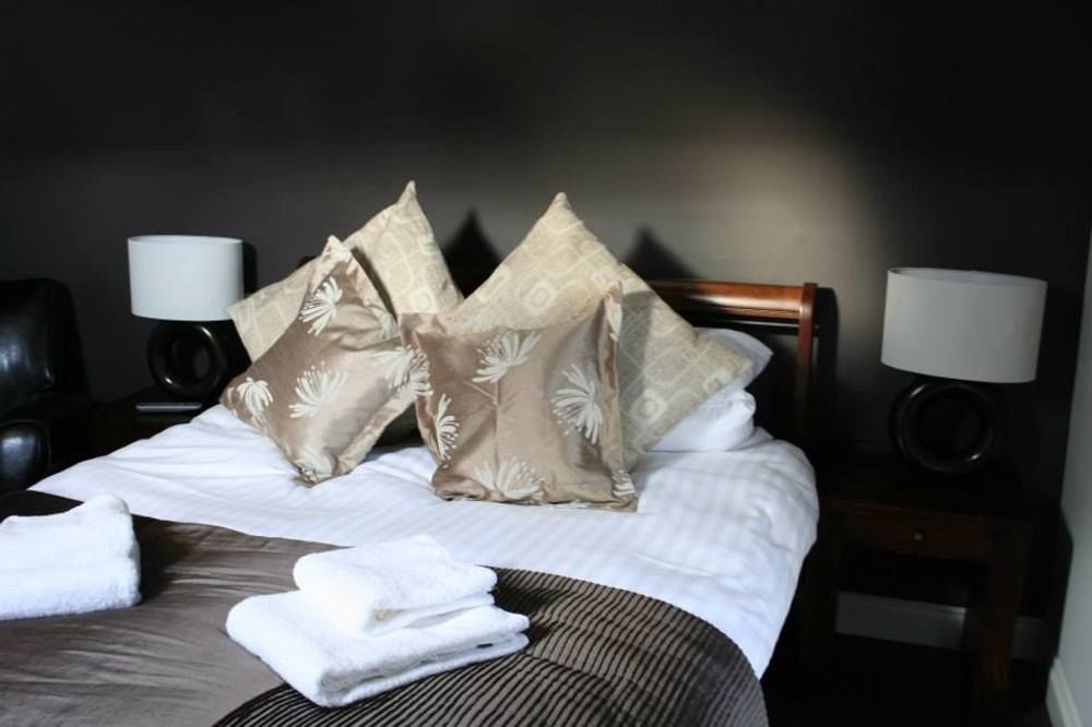 Leaside Hotel Luton  Bagian luar foto